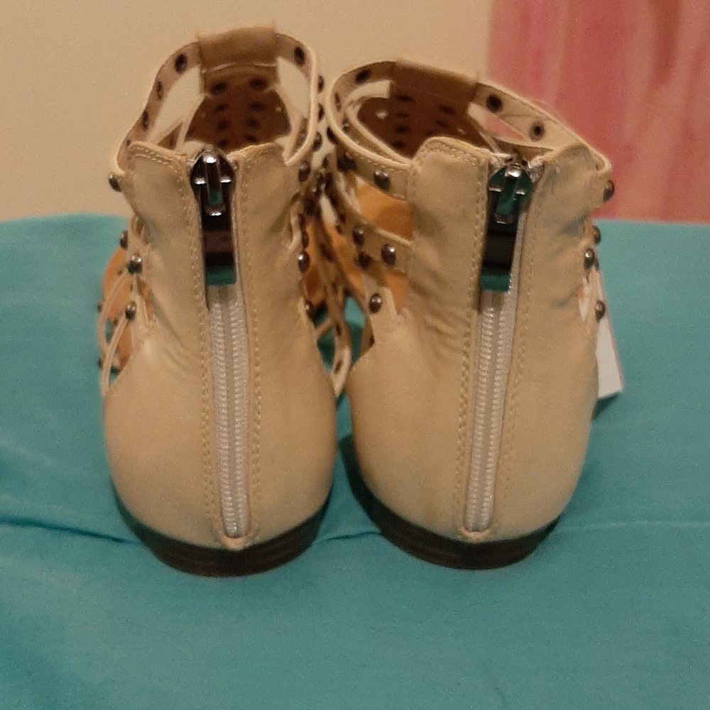 Sandals - Picture 3 of 5